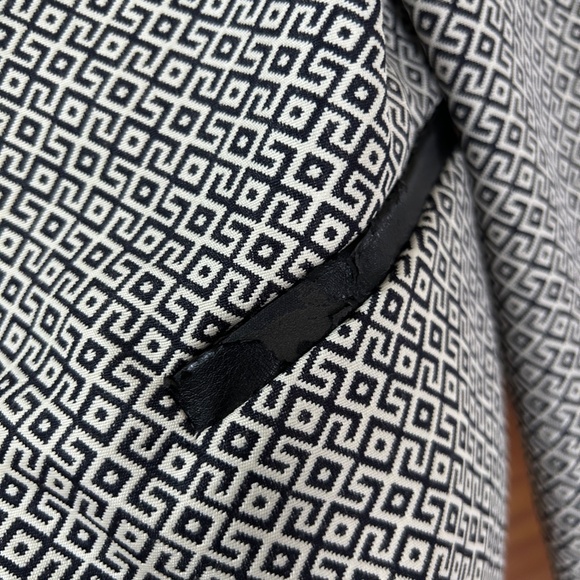 Bar III open front geometric print blazer - Picture 5 of 7